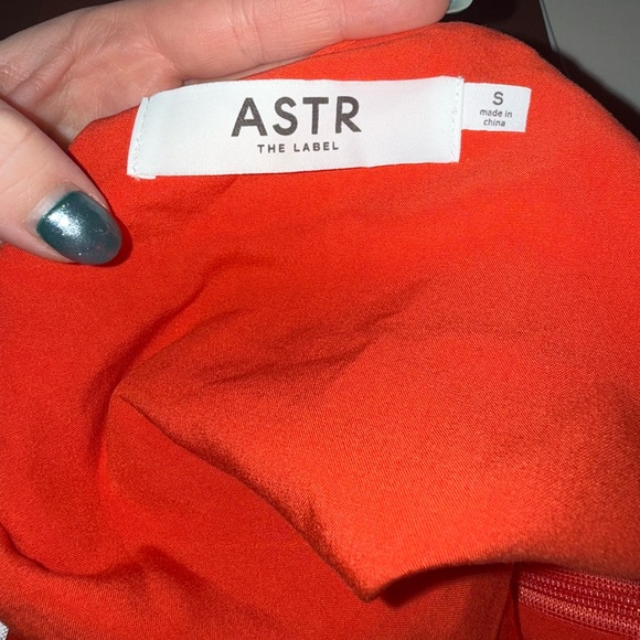 Astr Red Ruffle Crop Tank S - Picture 5 of 5
